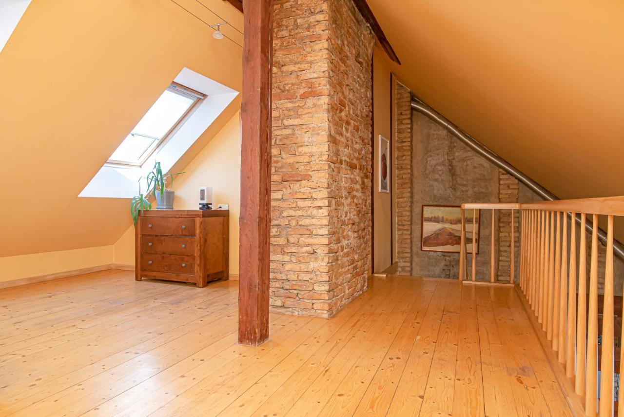 Spacious 2-Bedroom Apartment With Sauna In Vilnius Old Town By Urban Rent Экстерьер фото